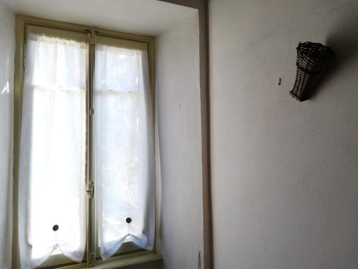 Residenza Santa Valeria Hotel Caglio ภายนอก รูปภาพ