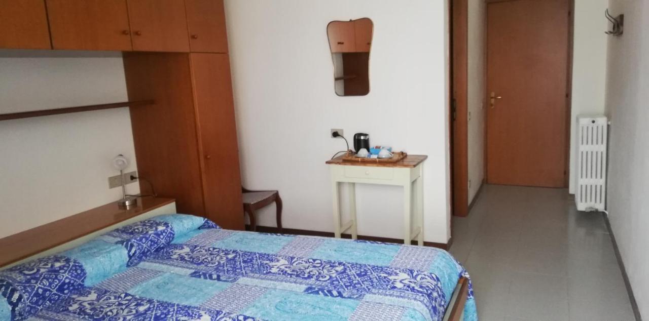 Residenza Santa Valeria Hotel Caglio ภายนอก รูปภาพ