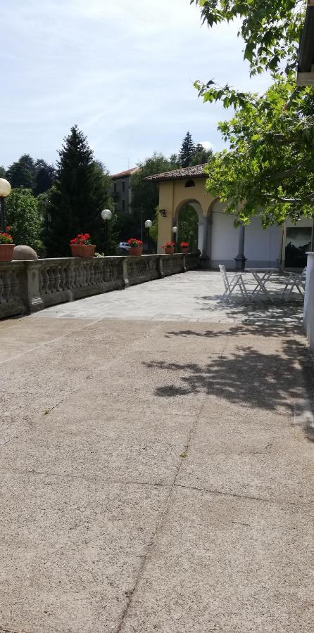 Residenza Santa Valeria Hotel Caglio ภายนอก รูปภาพ