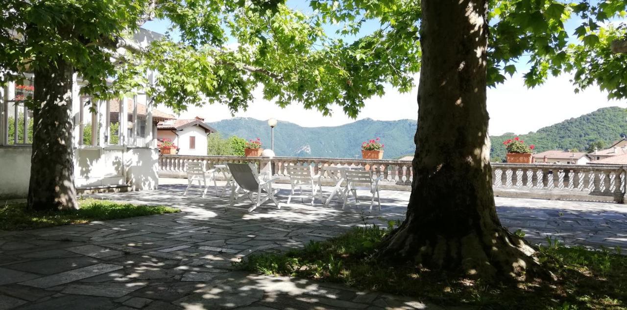 Residenza Santa Valeria Hotel Caglio ภายนอก รูปภาพ